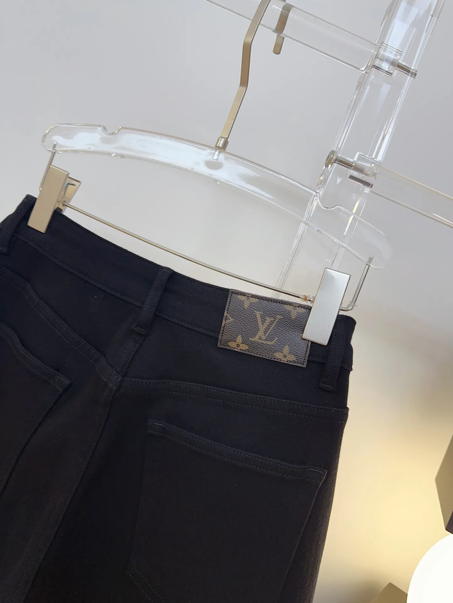 Джинсы Женские Louis Vuitton 19000982