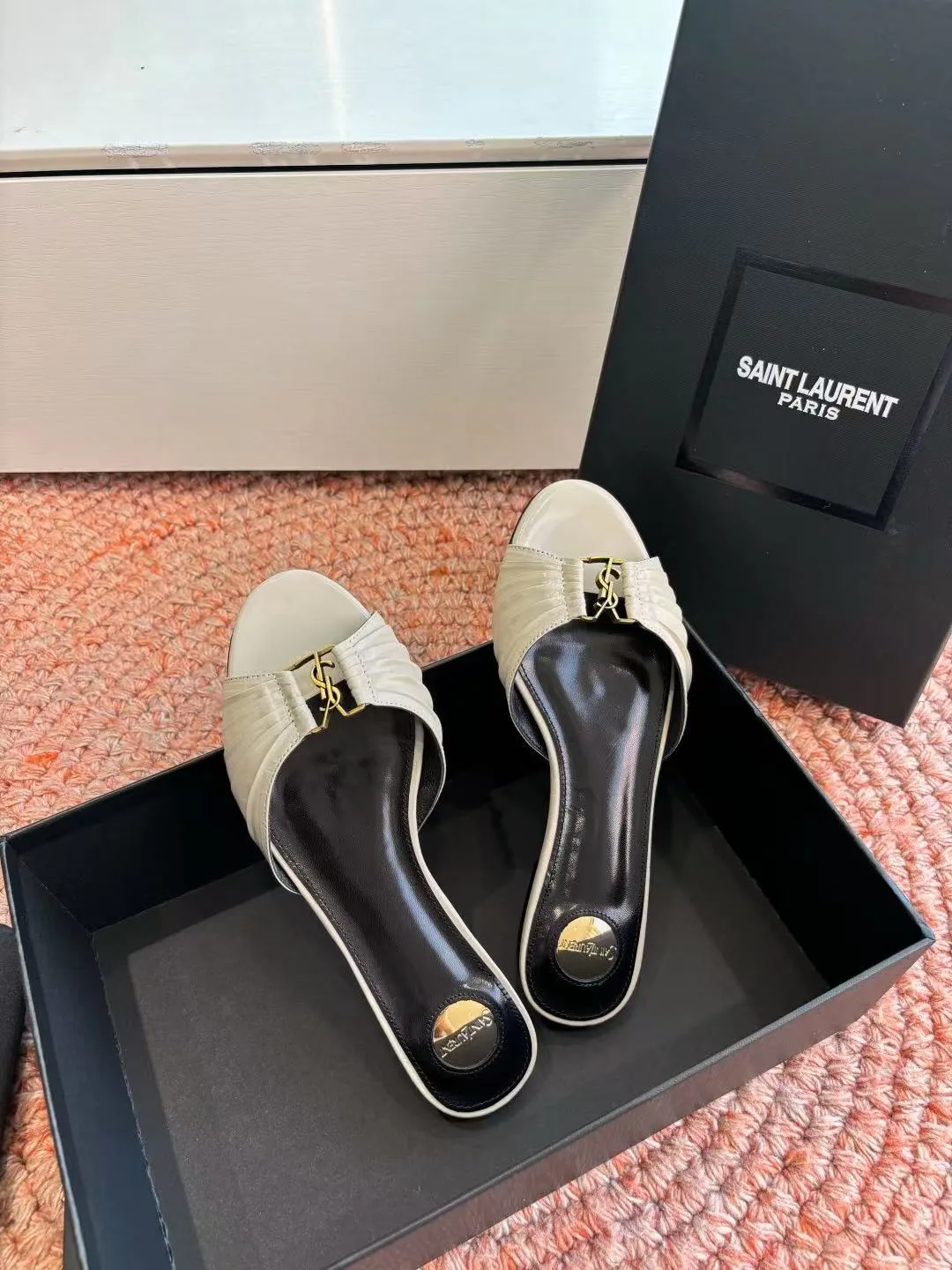 Шлепанцы Женские Saint Laurent 11755417