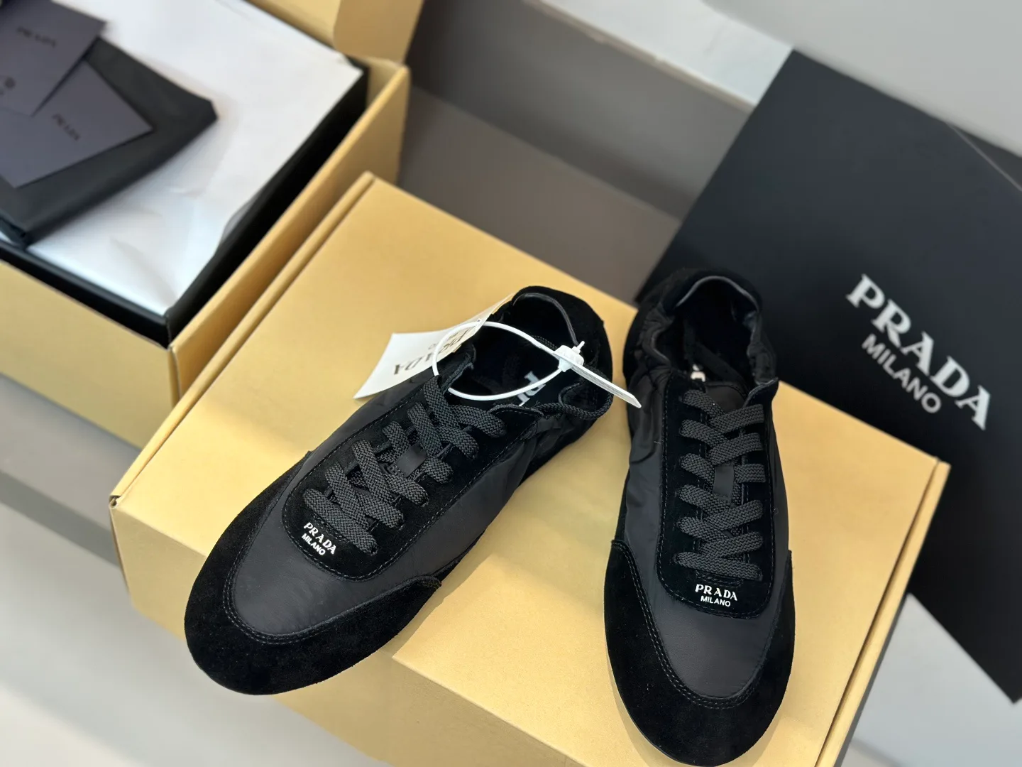 Кроссовки Женские Prada 11152981