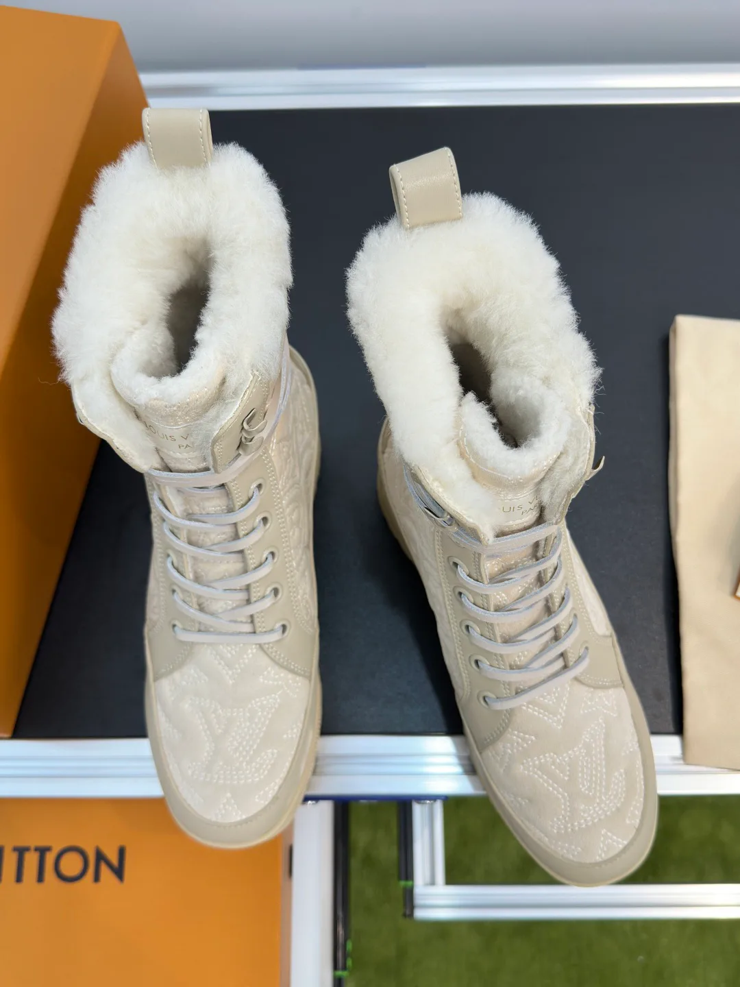 Ботинки Женские Louis Vuitton 18719519