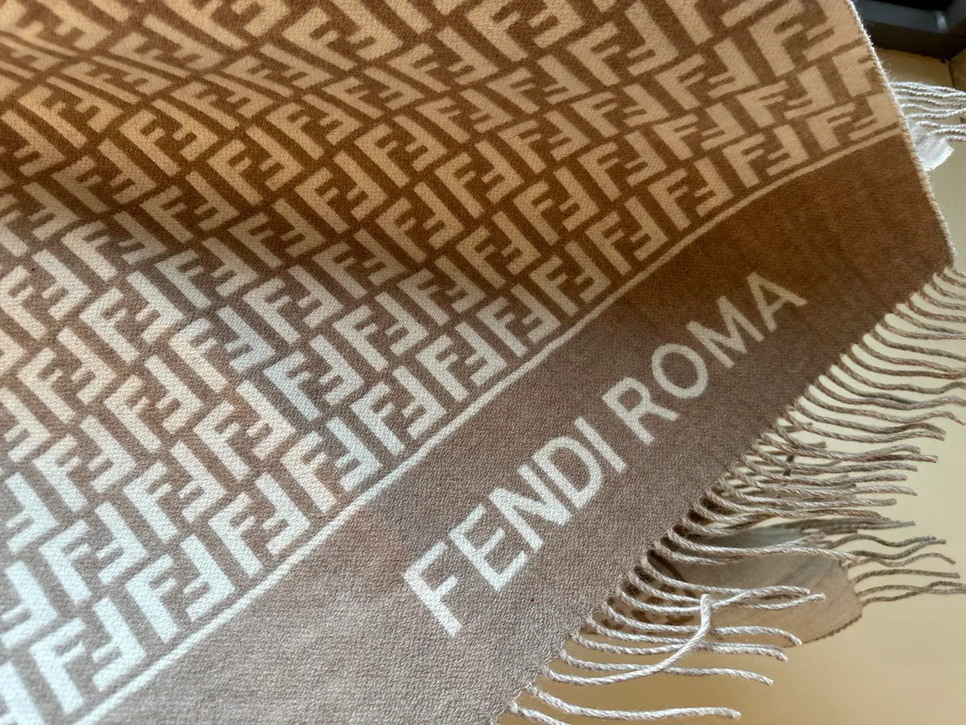 Шарфы Fendi 1813583