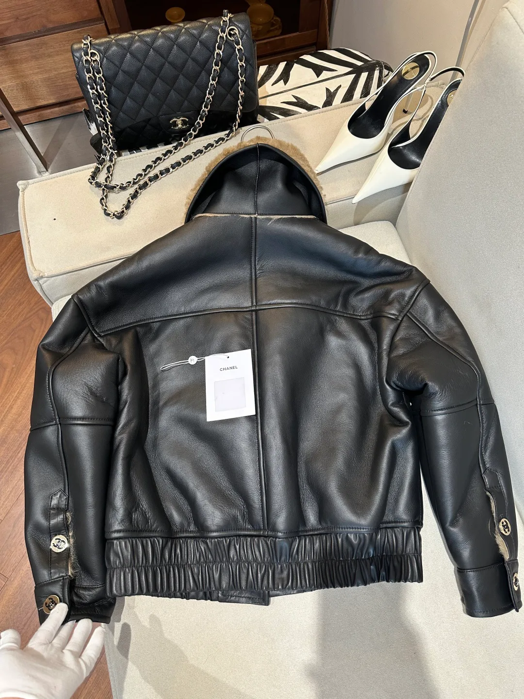 Кожаные Куртки И Дублёнки Женские Chanel 18721305