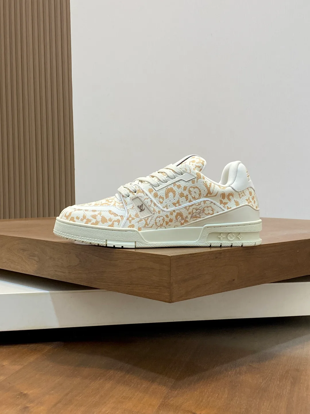 Кроссовки Мужские Louis Vuitton 12842856