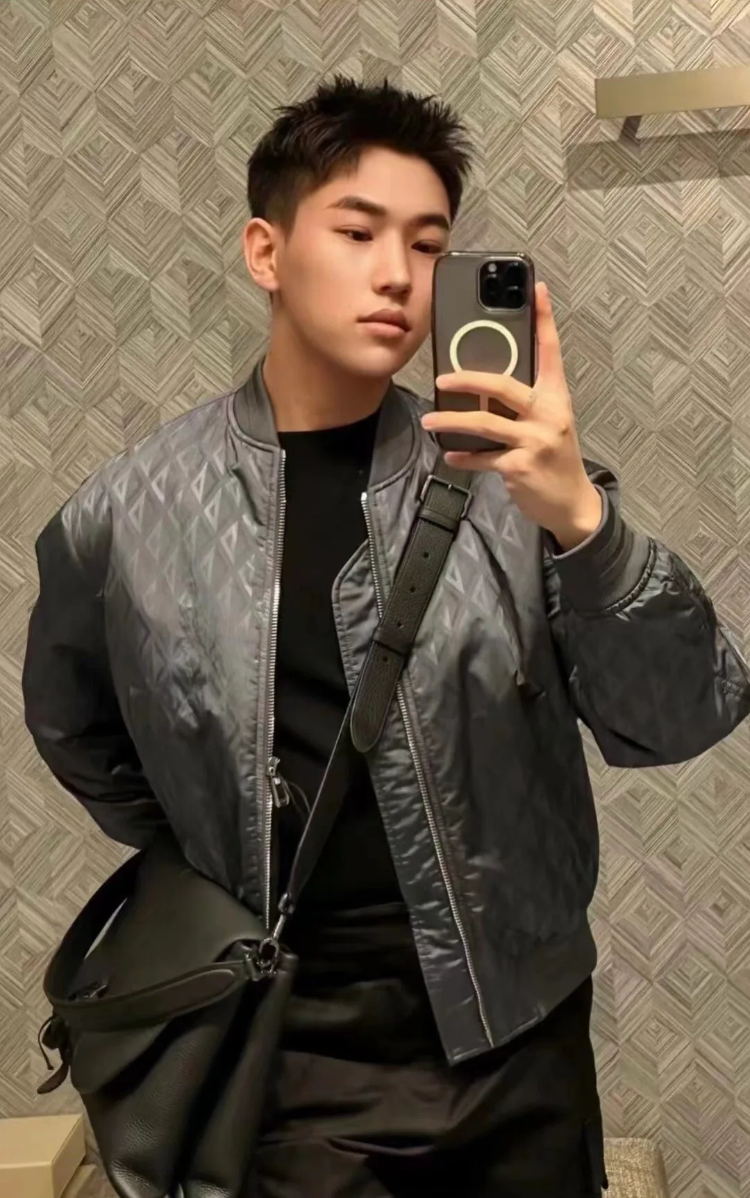 Куртки И Пуховики Мужские Christian Dior 5596249