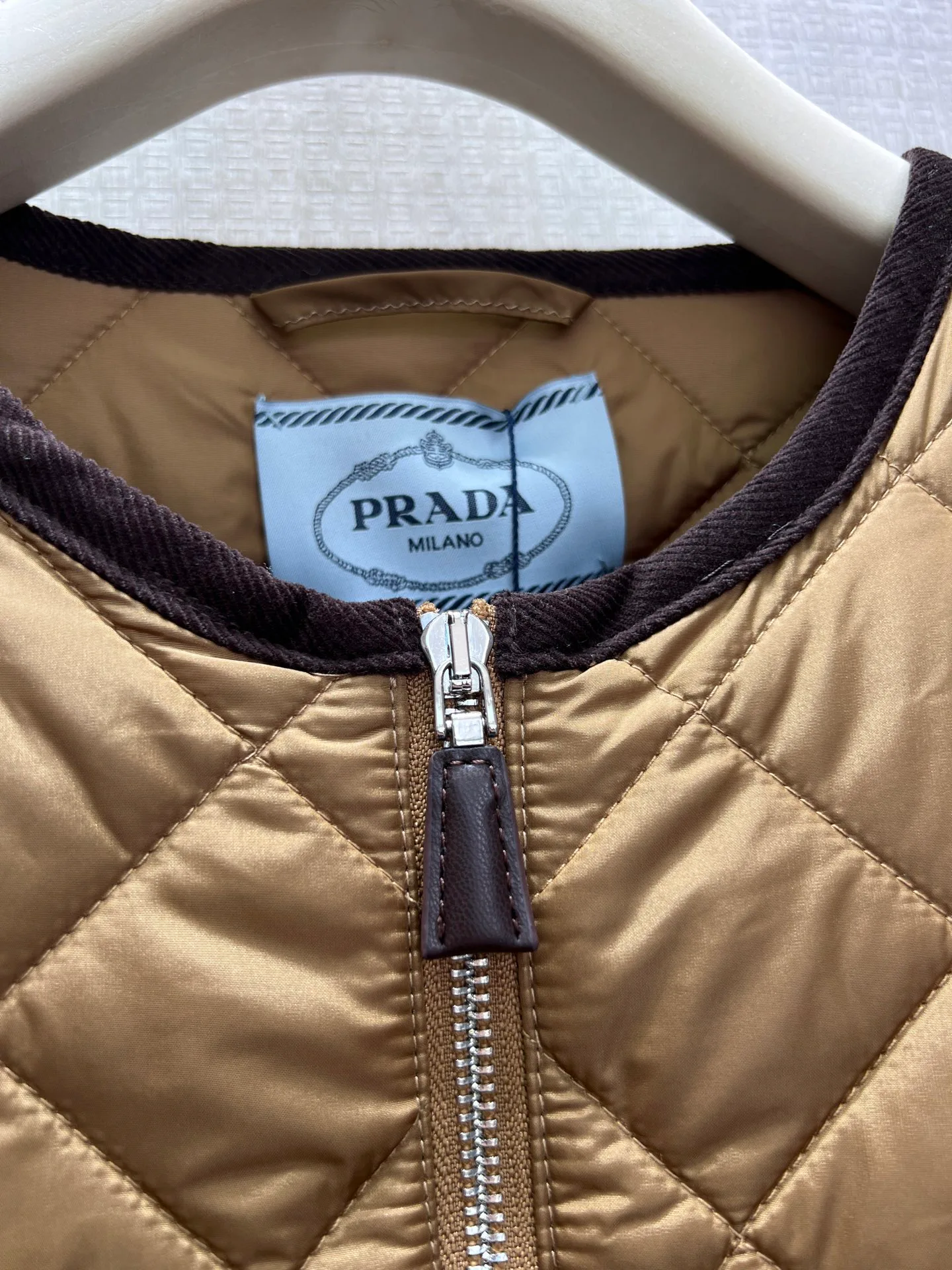 Куртки И Пуховики Женские Prada 18094602
