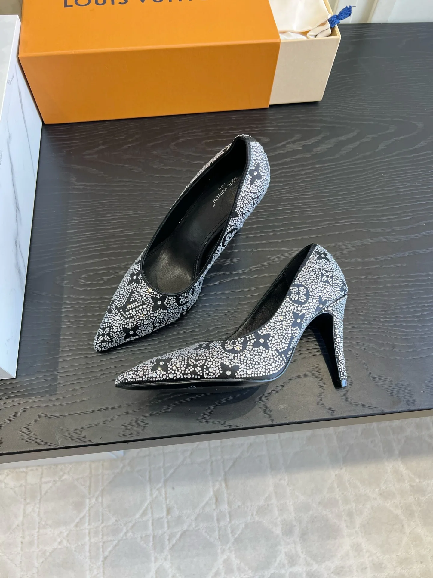 Туфли Женские Louis Vuitton 18152244