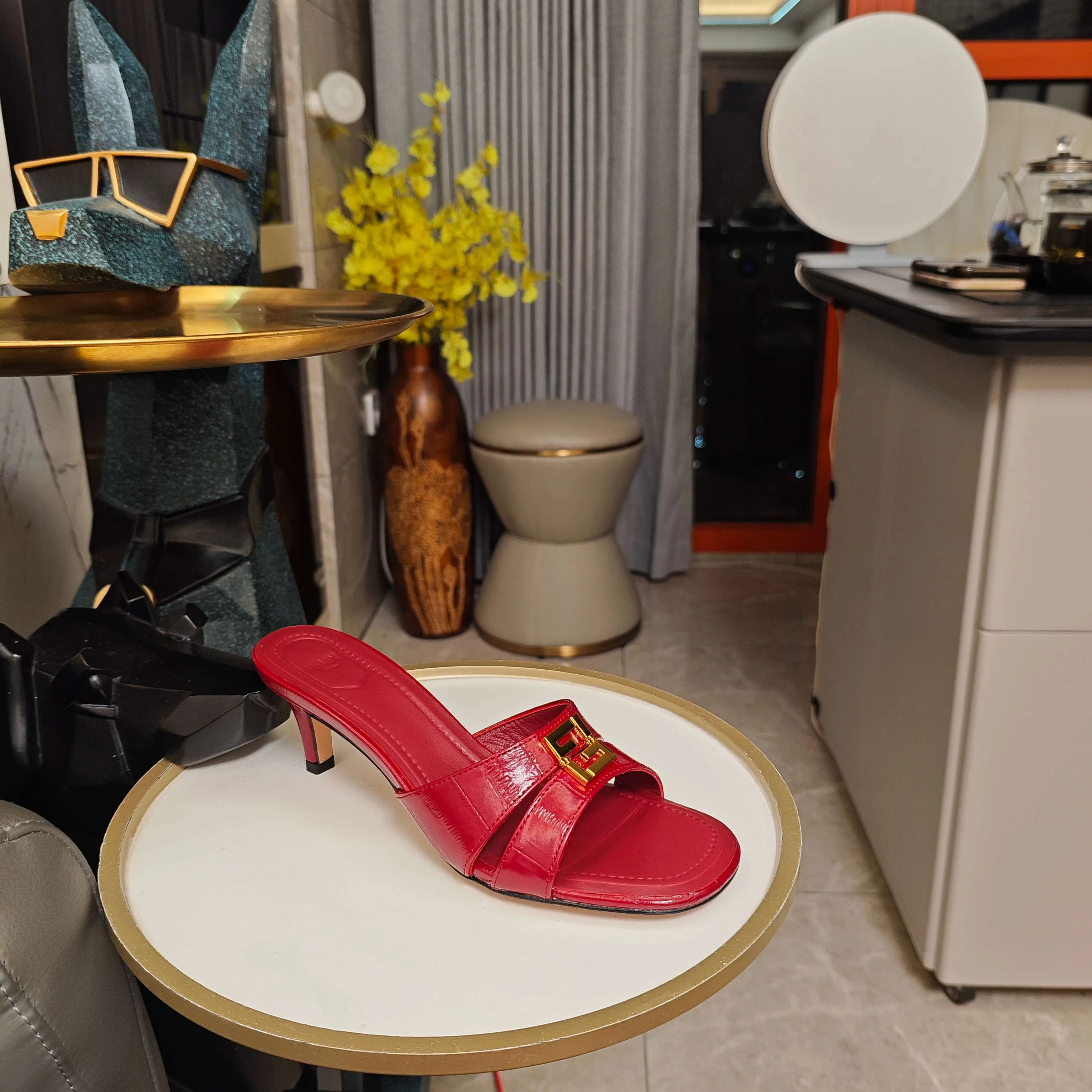 Босоножки Женские Fendi 3921535