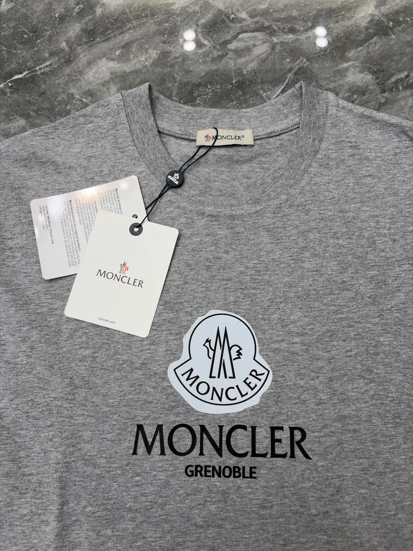 Футболки Женские Moncler 11424381