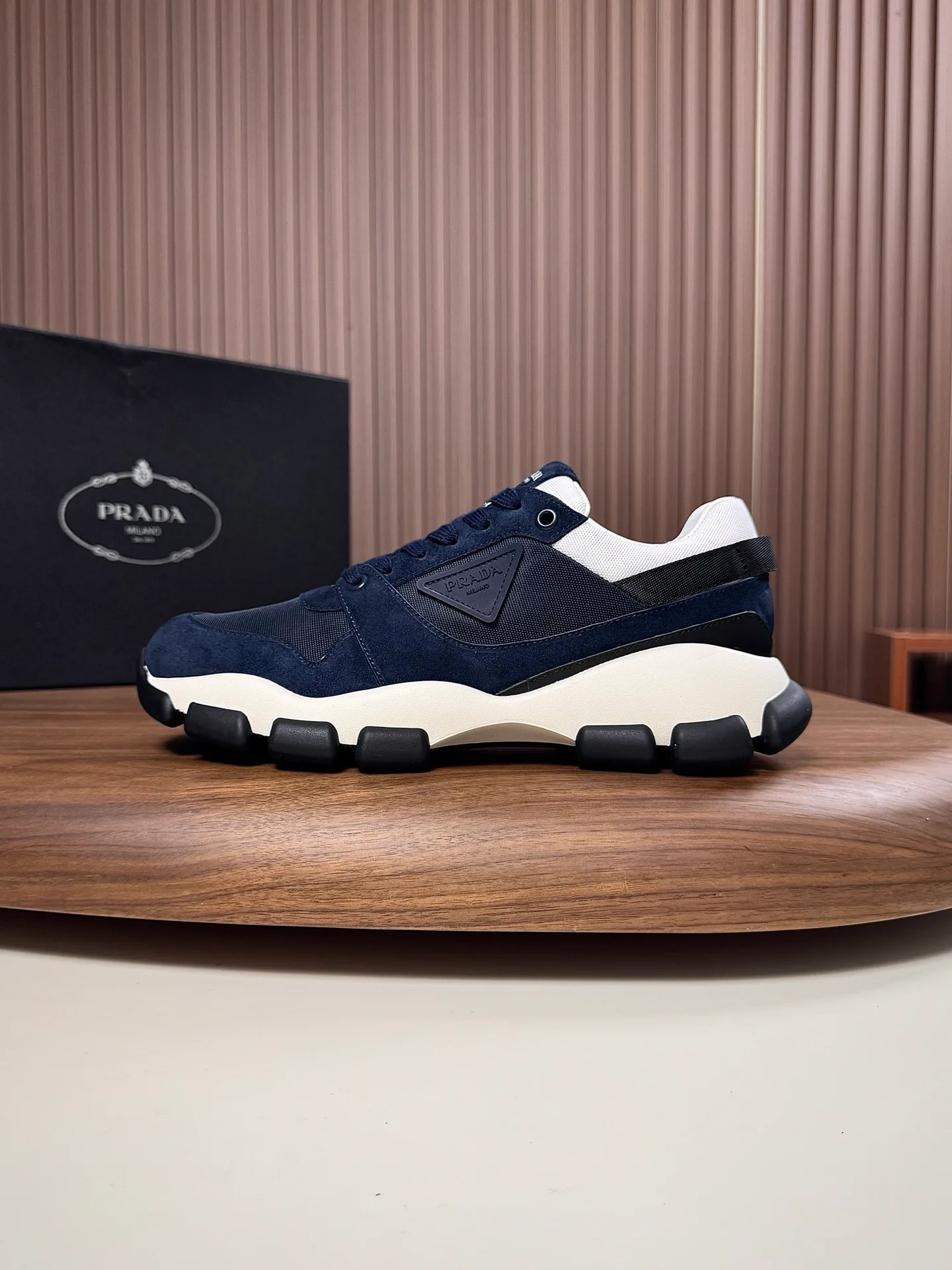 Кроссовки Мужские Prada 18880513