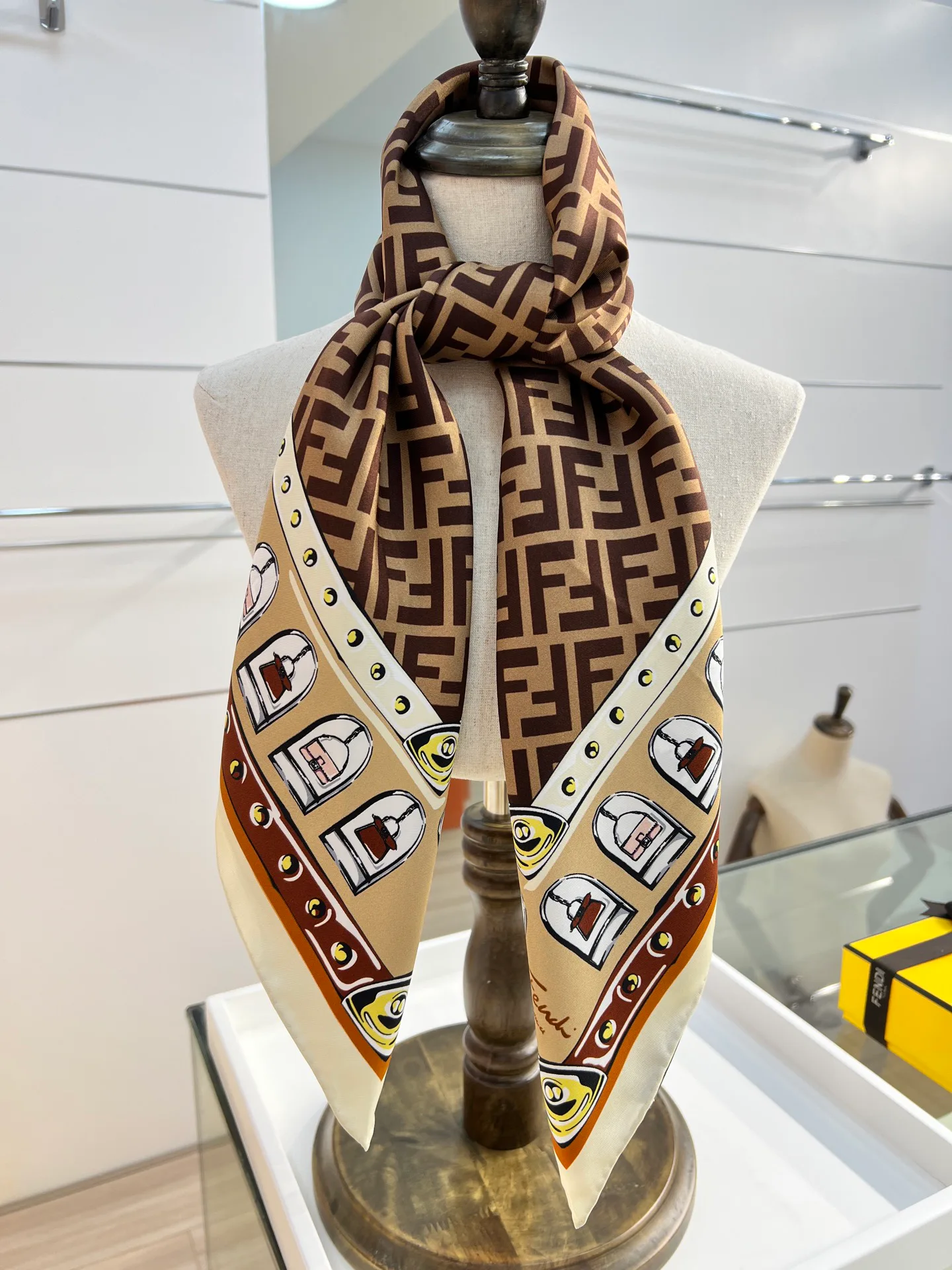 Шарфы Fendi 1883149