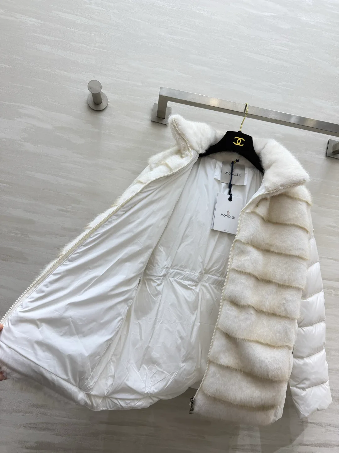 Куртки И Пуховики Женские Moncler 19018534