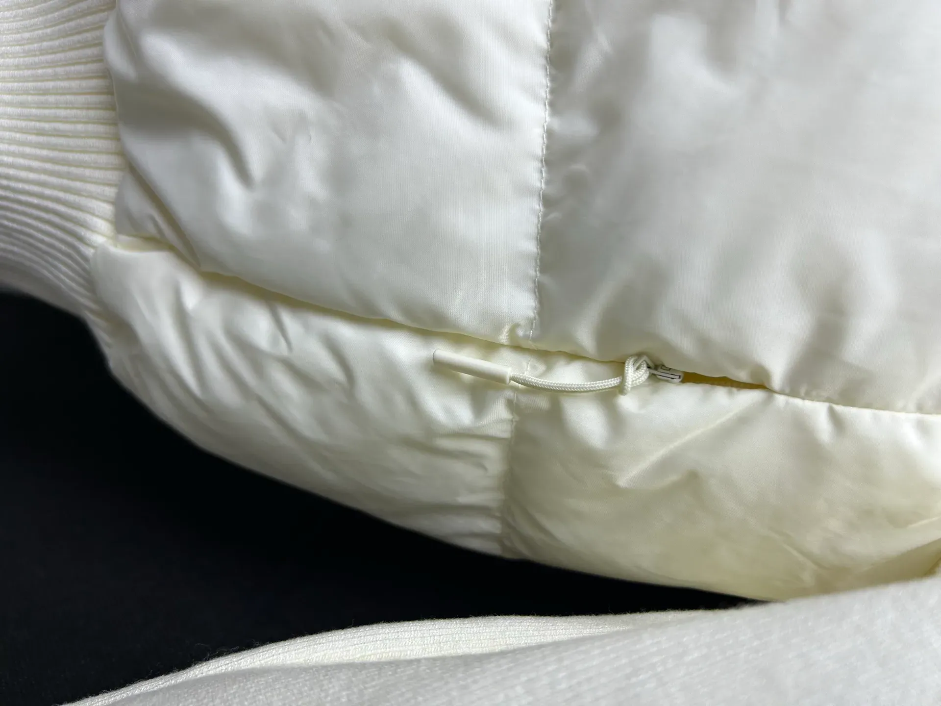 Куртки И Пуховики Женские Canada Goose 212214