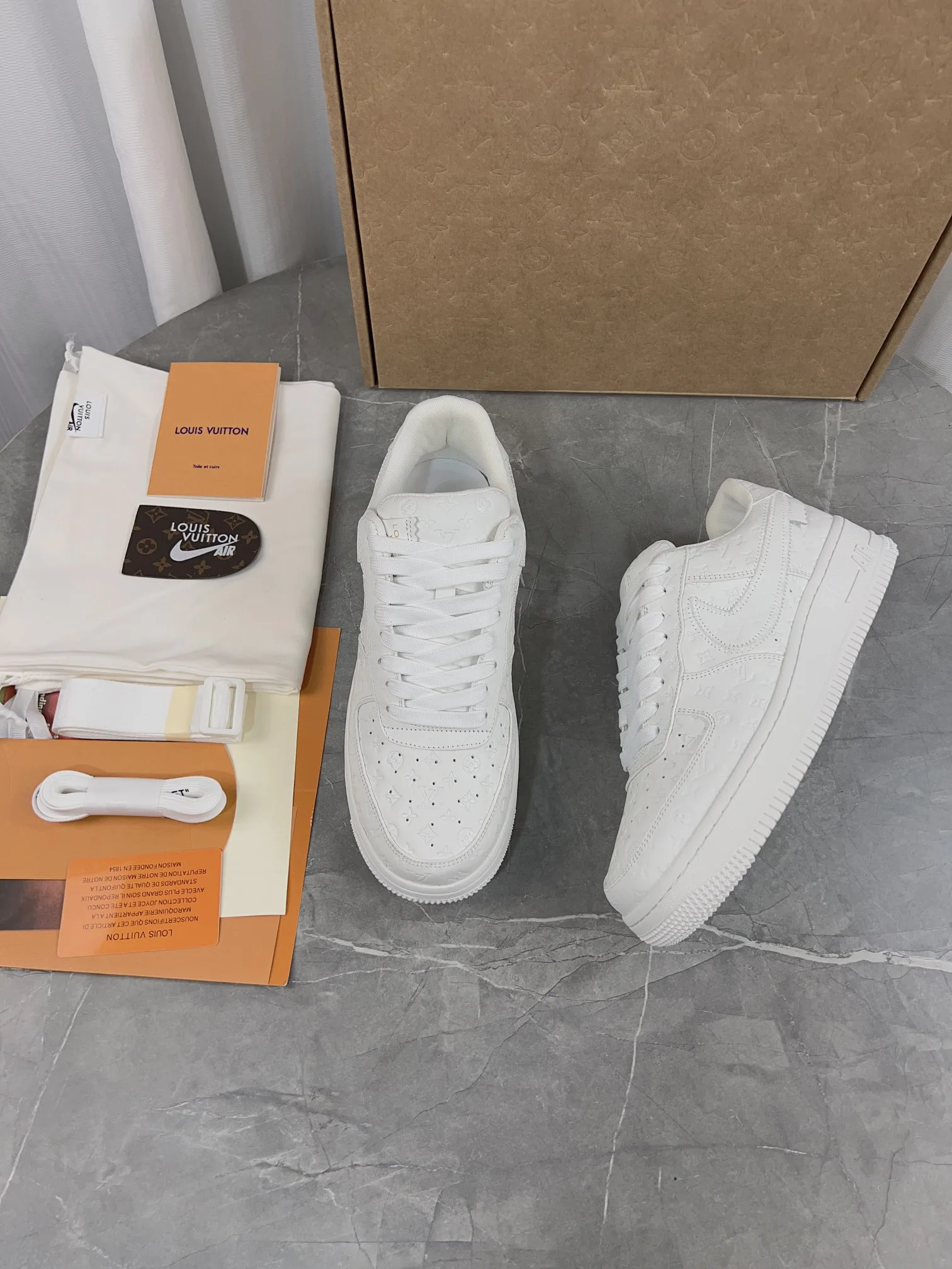 Кроссовки Женские Louis Vuitton 30000