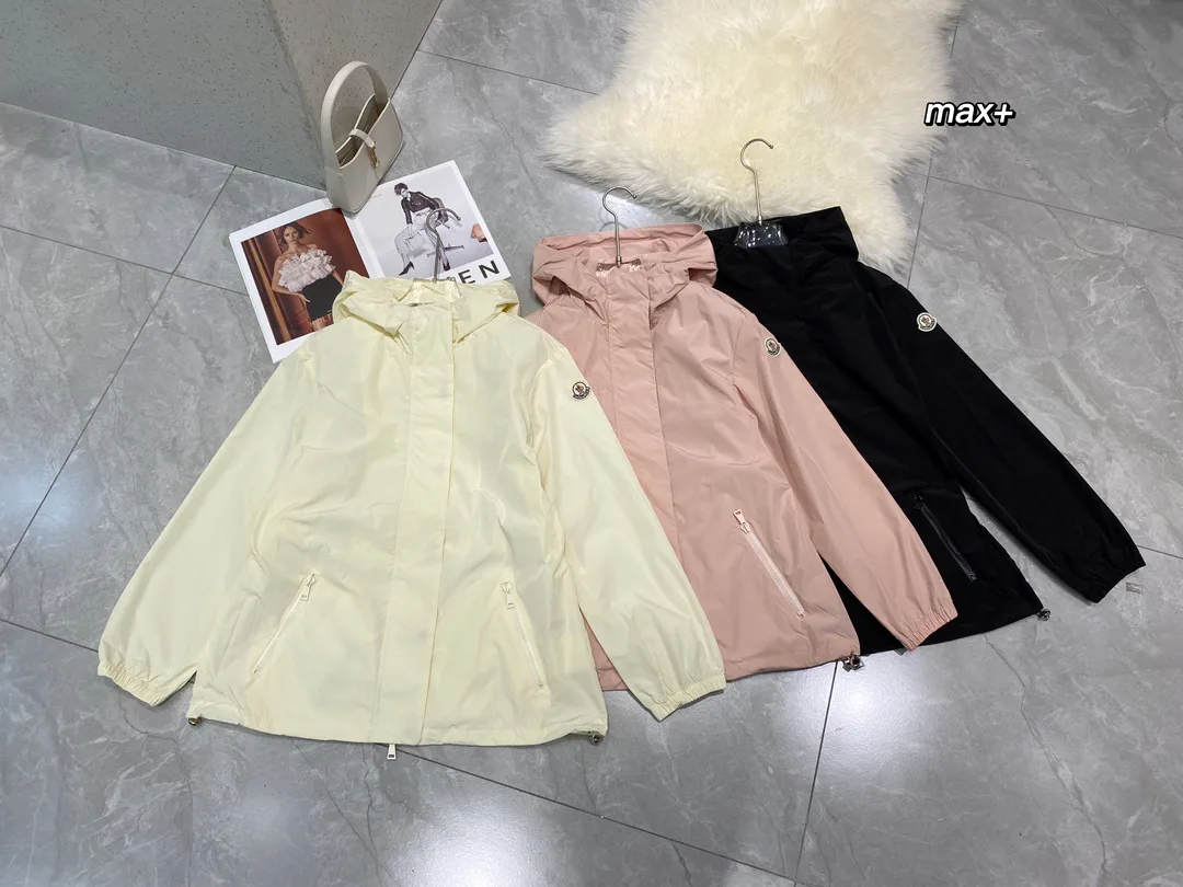 Куртки Женские Moncler 21902