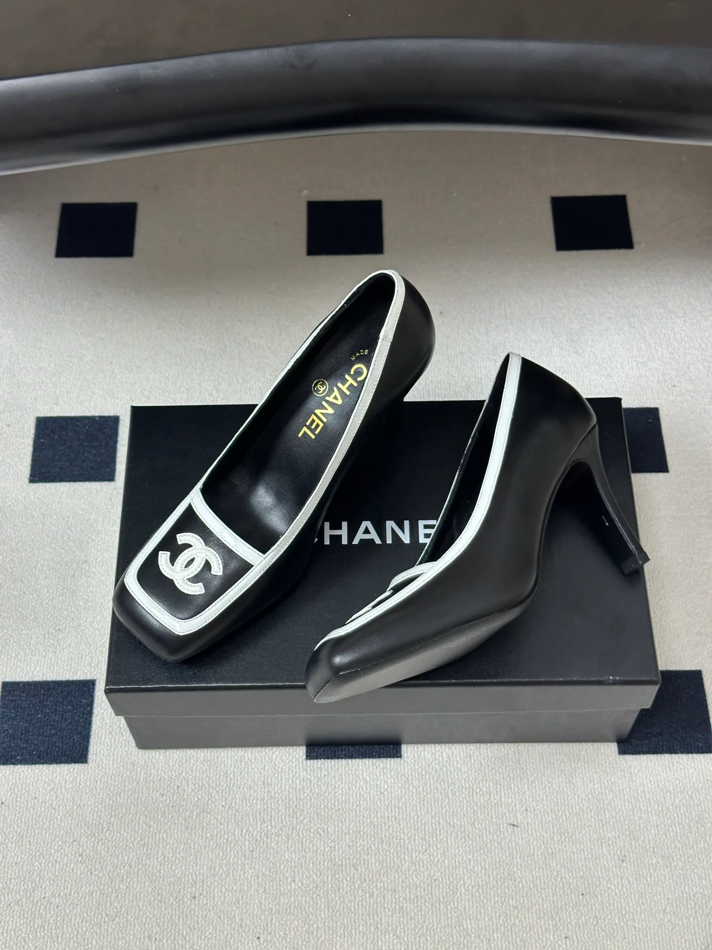Туфли Женские Chanel 18049712