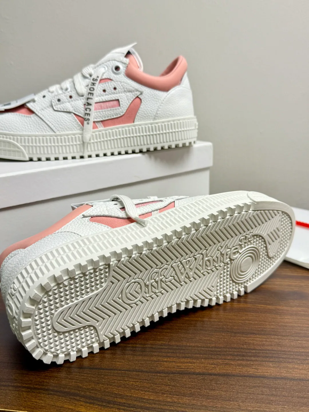 Кроссовки Женские Off-White 18961469