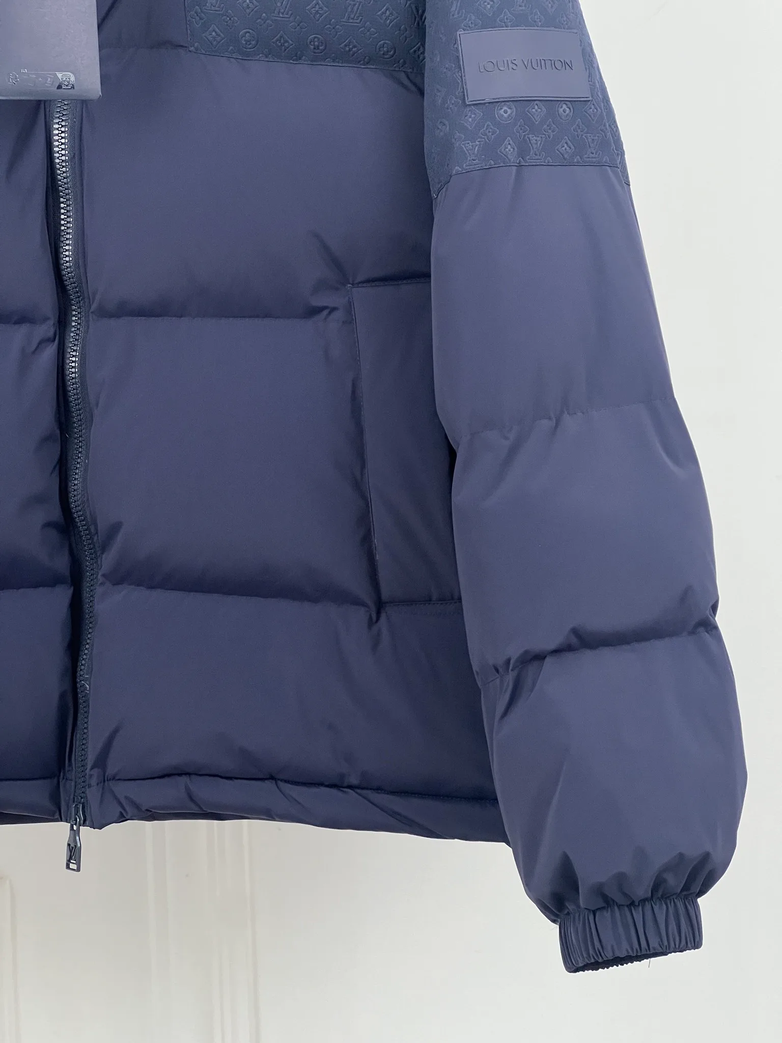 Куртки И Пуховики Женские Louis Vuitton 12842480