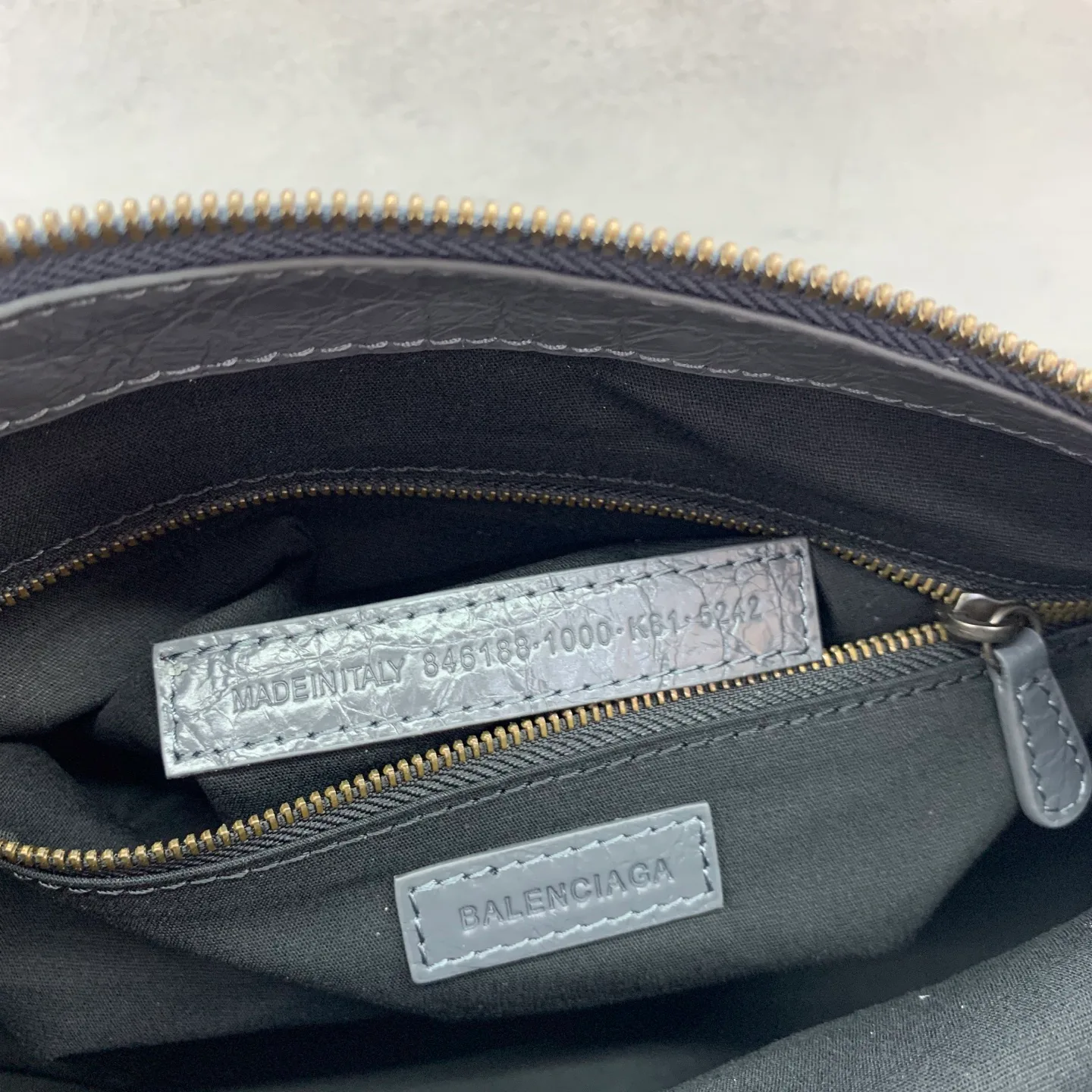 Сумки На Ремне Женские Balenciaga 17419152