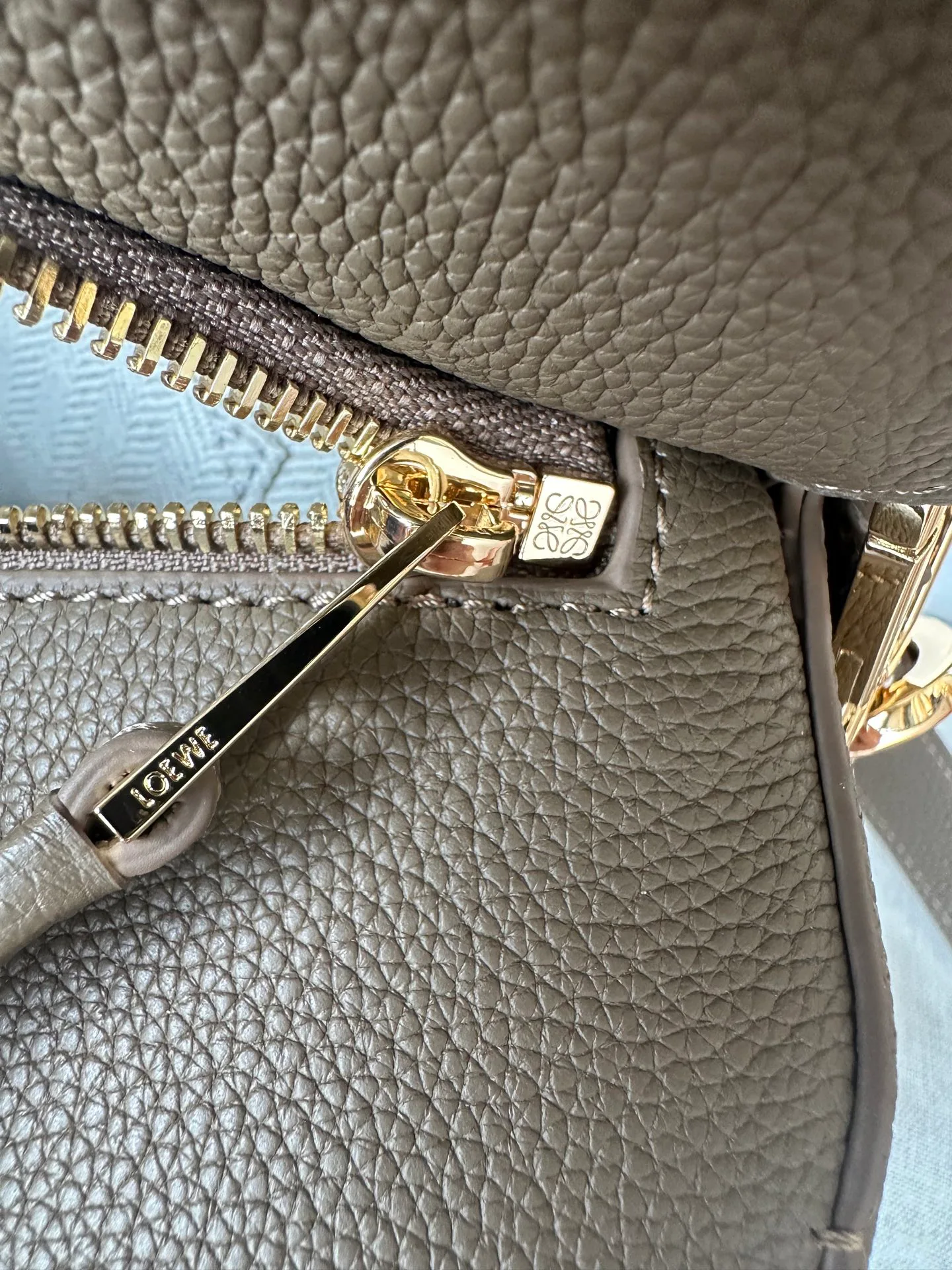 Классические Сумки Женские Loewe 13339540