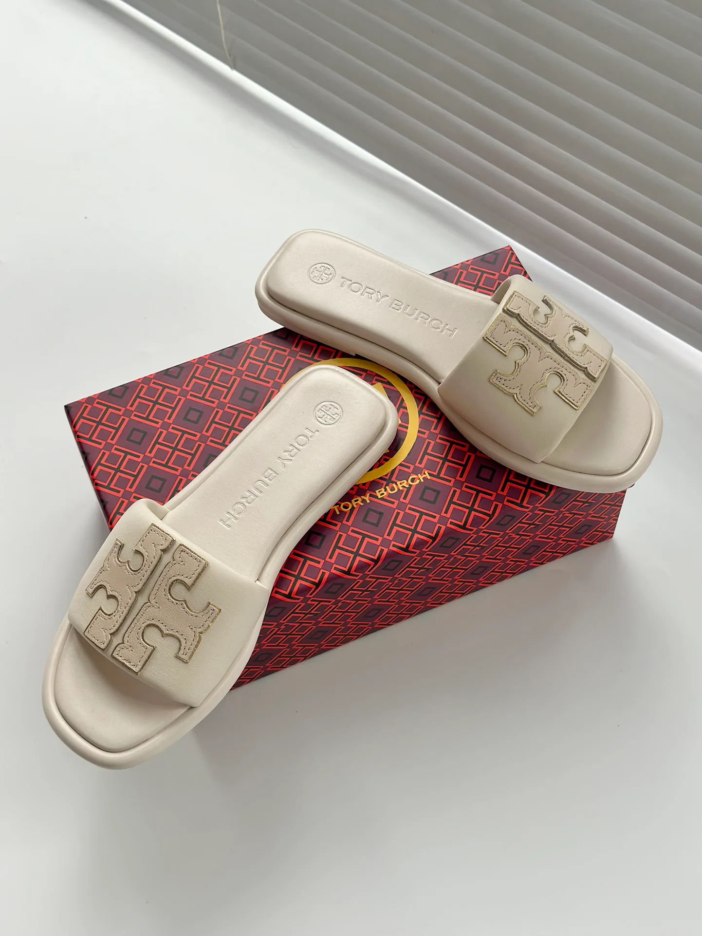 Шлепанцы Женские Tory Burch 24474