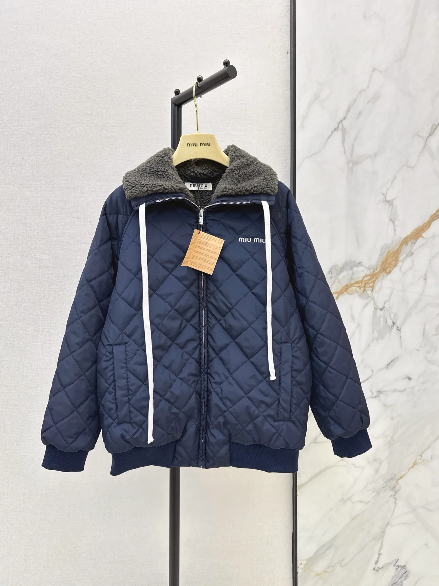 Куртки И Пуховики Женские Miu Miu 18767804
