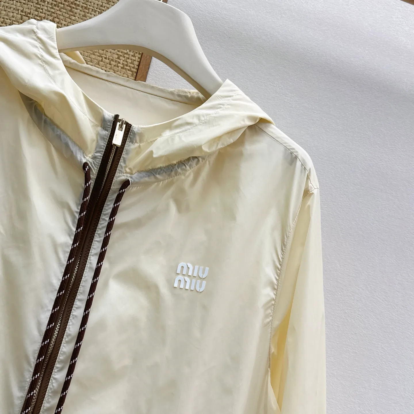 Куртки И Пуховики Женские Miu Miu 11635657