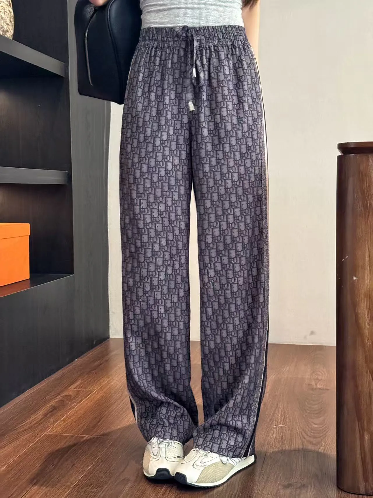 Брюки Женские Christian Dior 11417120