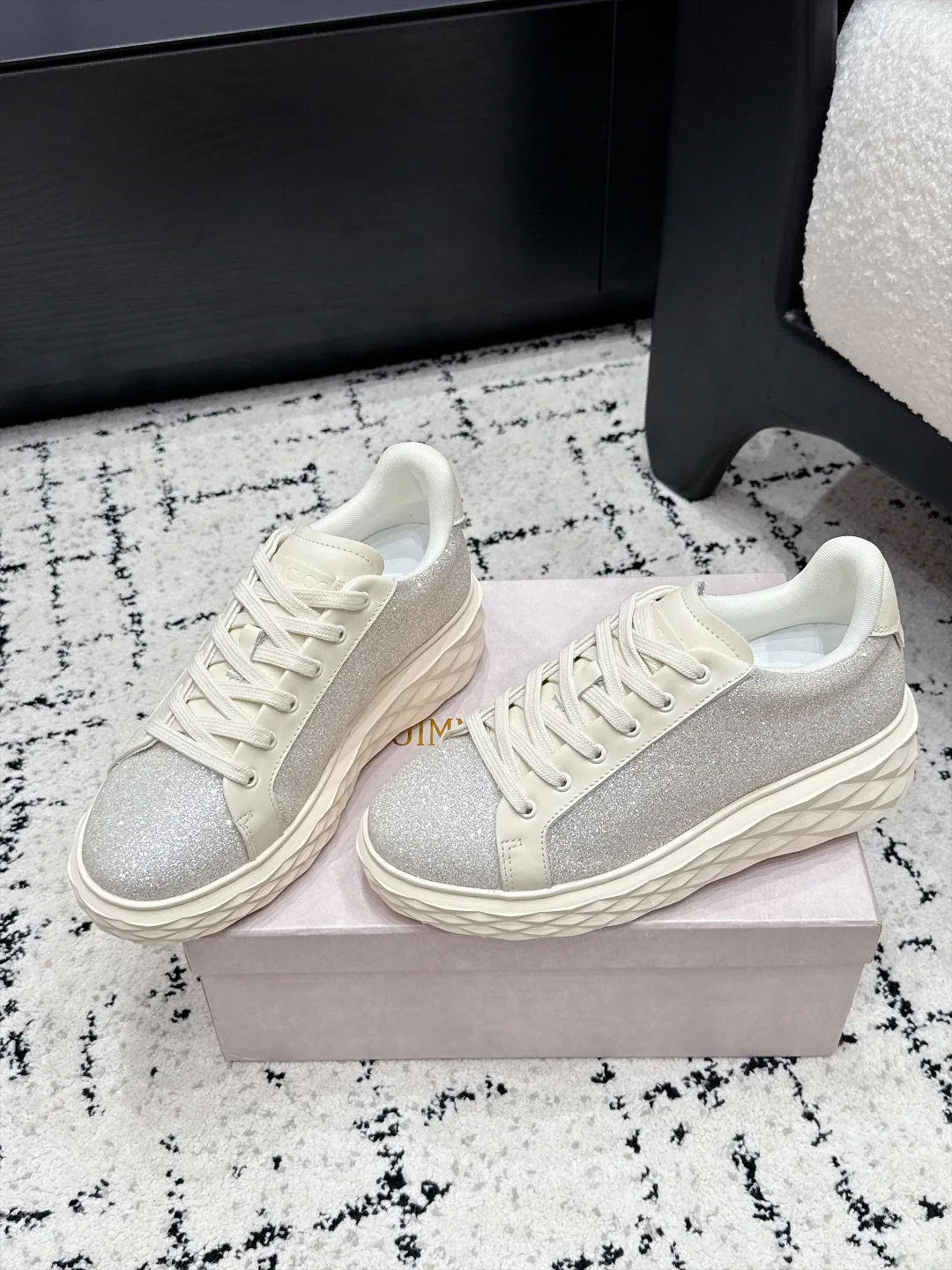 Кроссовки Женские Jimmy Choo 18125182