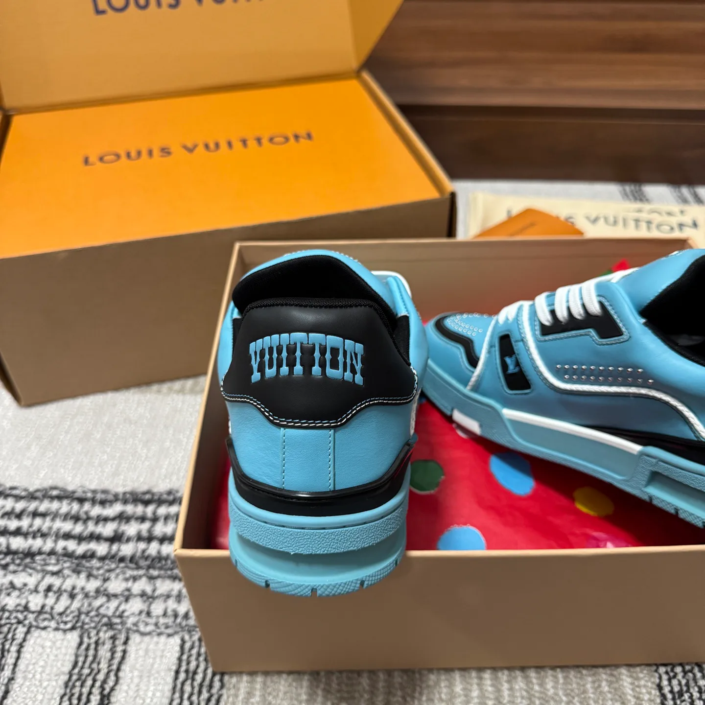 Кроссовки Женские Louis Vuitton 1546819