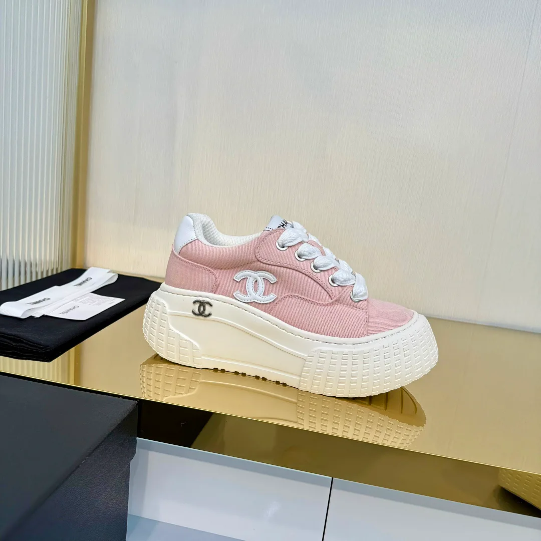 Кроссовки Женские Chanel 11396569