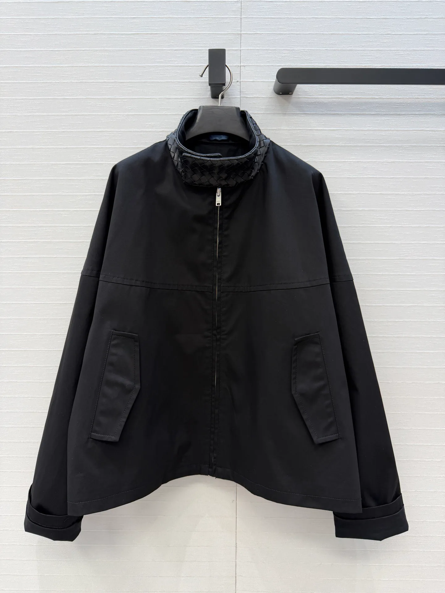 Куртки И Пуховики Женские Bottega Veneta 18432212