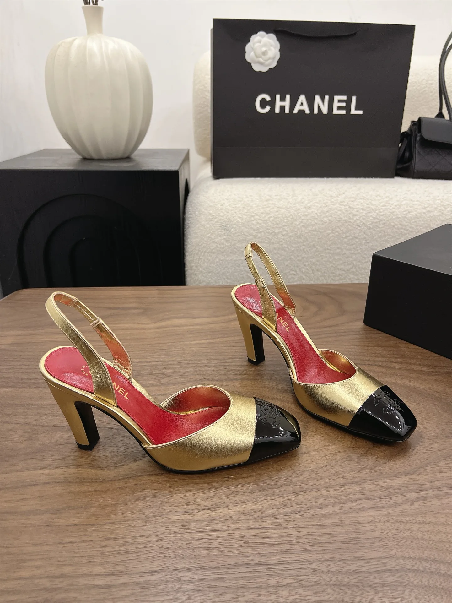 Туфли Женские Chanel 19080184