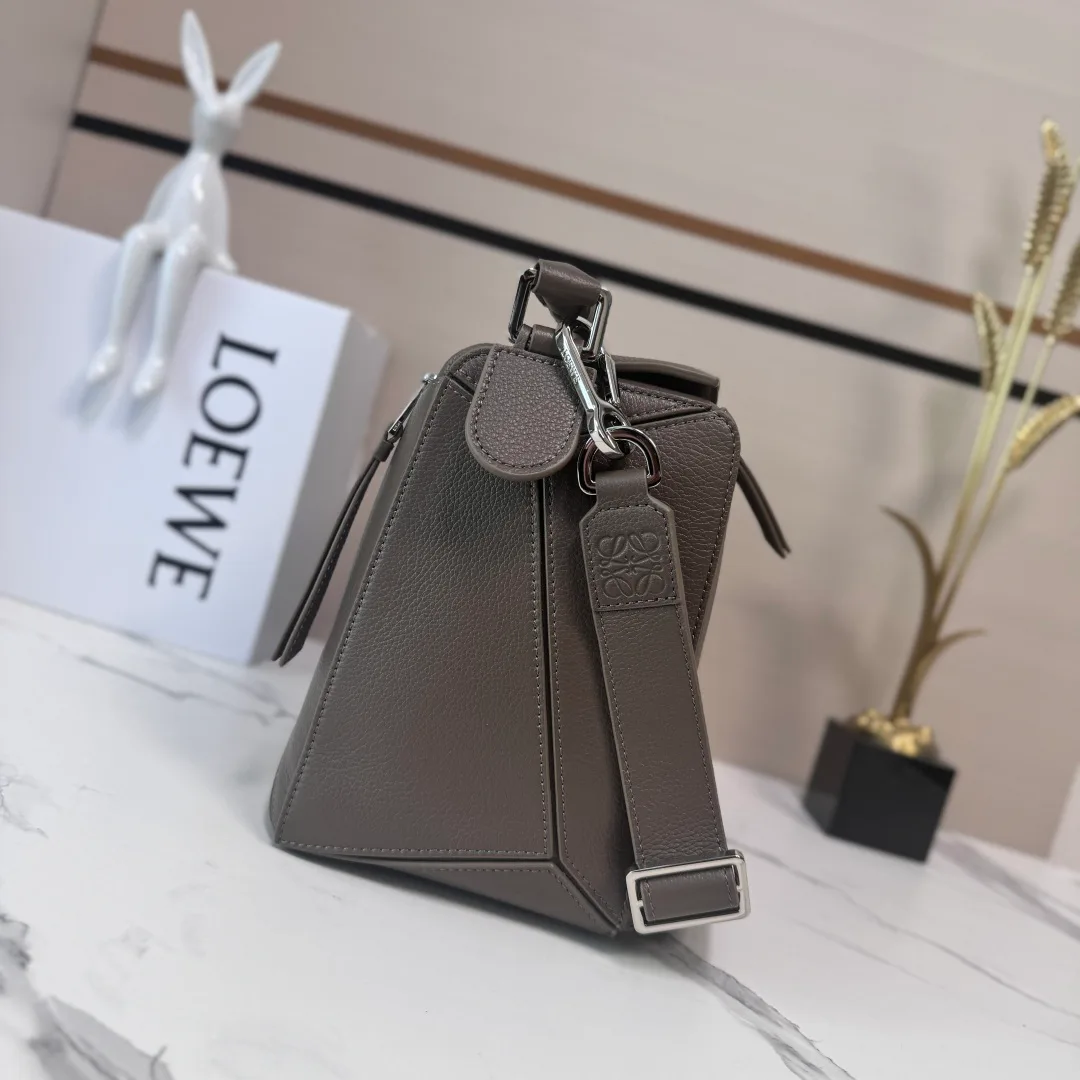 Сумки На Ремне Женские Loewe 11674540
