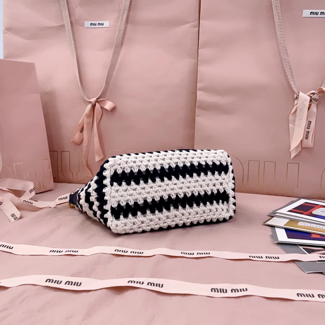 Классические Сумки Женские Miu Miu 11872274