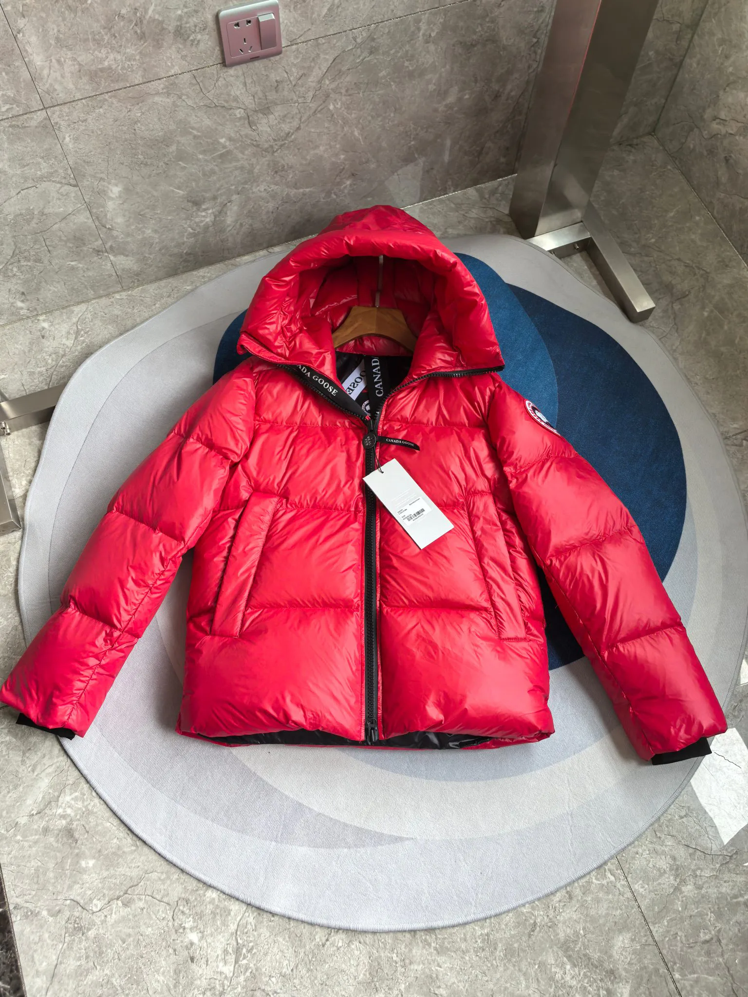 Куртки И Пуховики Женские Canada Goose 18927765