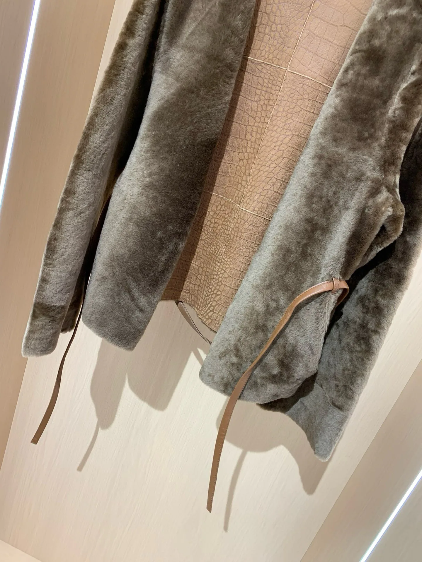 Кожаные Куртки И Дублёнки Женские Loro Piana 1069487