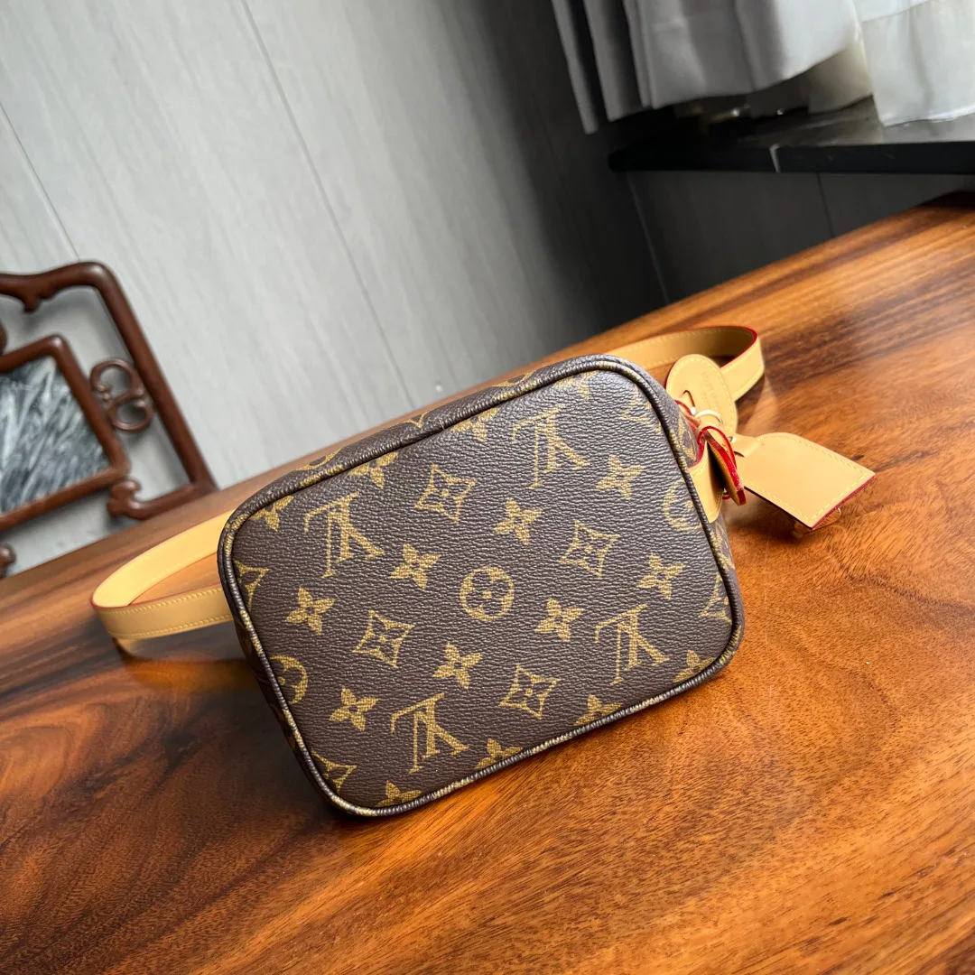 Сумки На Ремне Женские Louis Vuitton 5511821