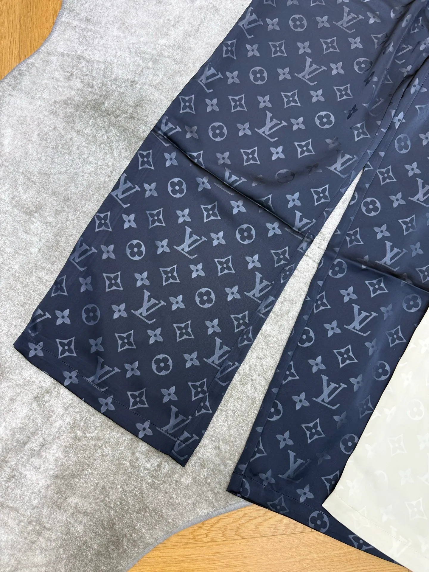 Брюки Женские Louis Vuitton 11417124