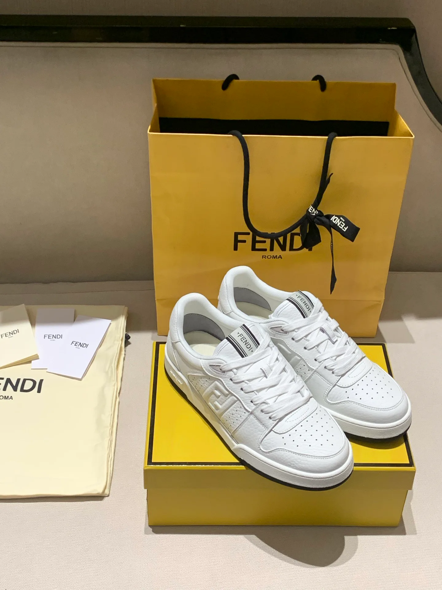 Кроссовки Женские Fendi 18228115