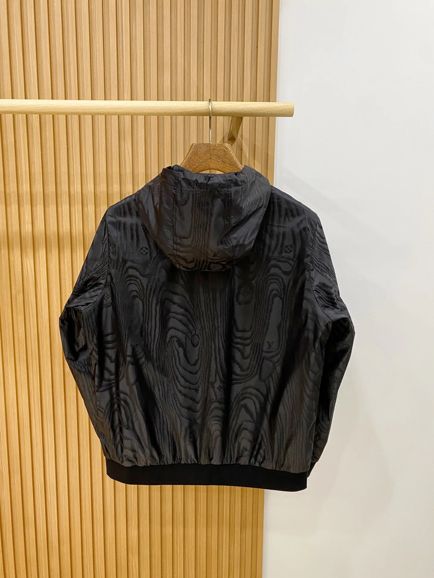 Куртки И Пуховики Мужские Louis Vuitton 18246889