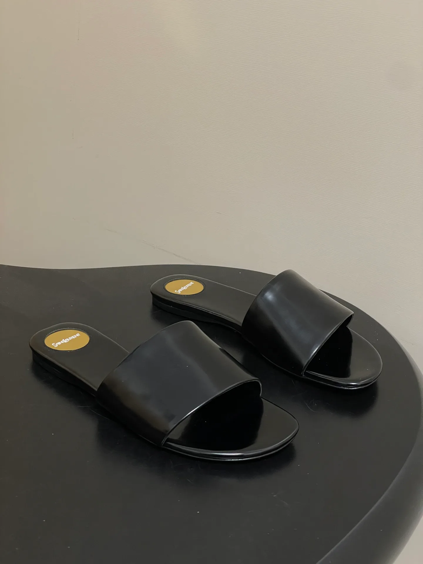 Шлепанцы Женские Saint Laurent 855430