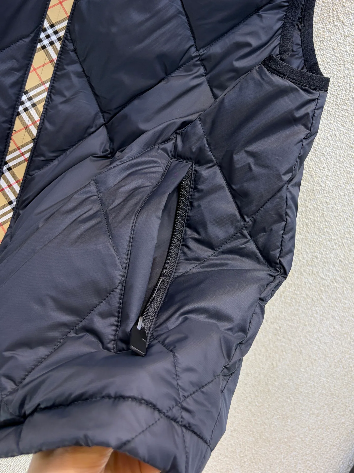 Жилеты Женские Burberry 18506584