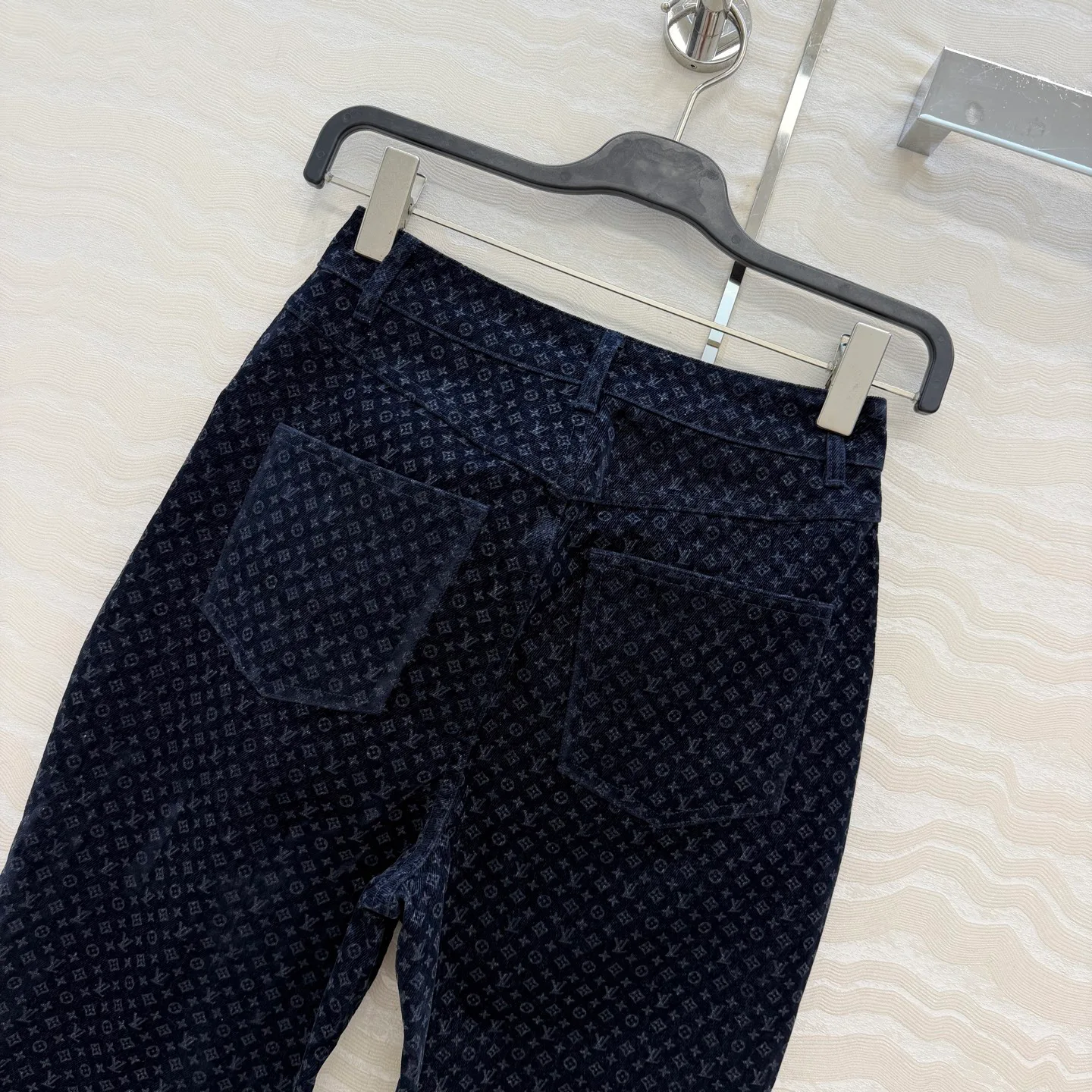 Джинсы Женские Louis Vuitton 18711575