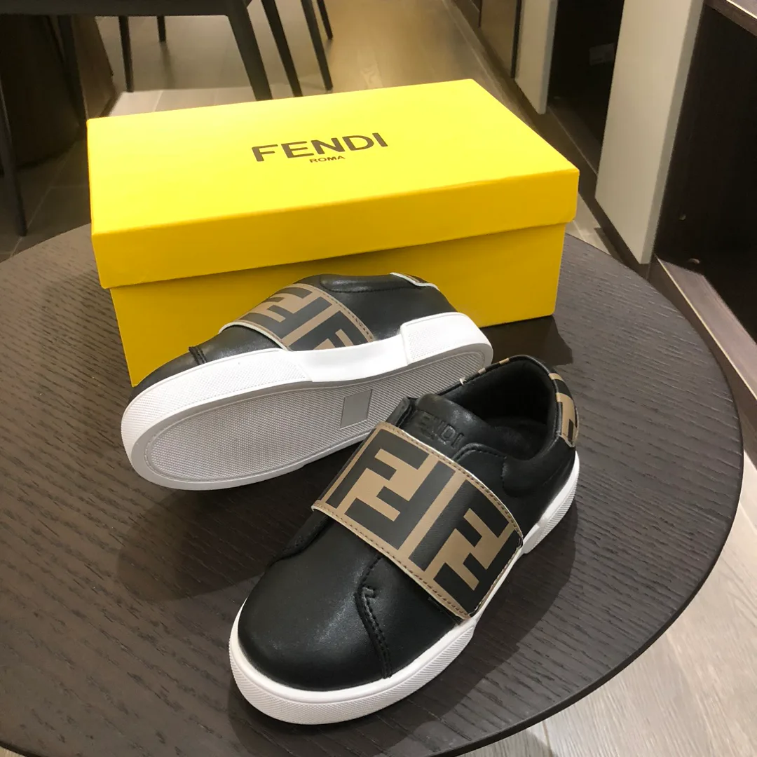 Кроссовки Женские Fendi 18591611