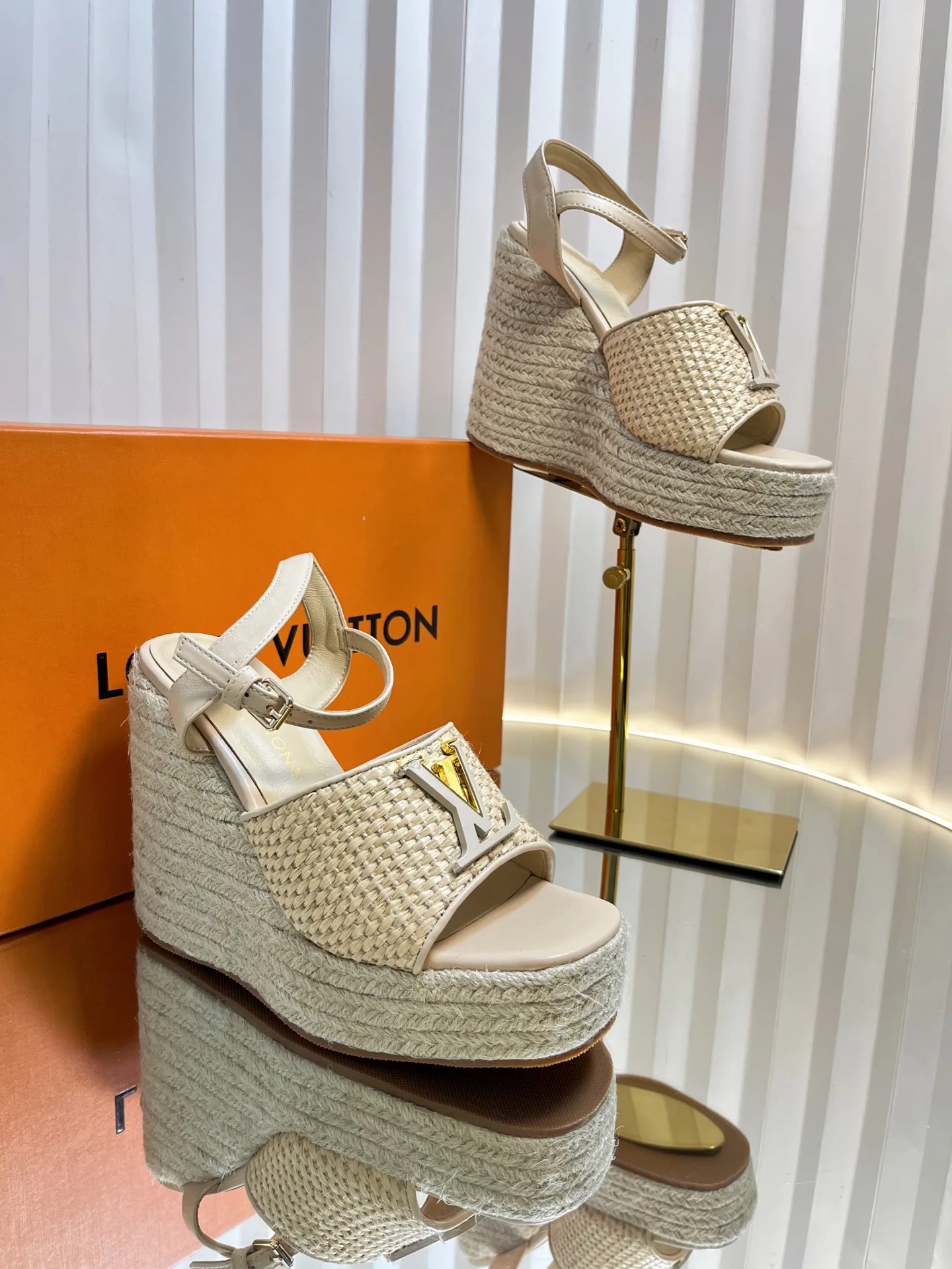 Босоножки Женские Louis Vuitton 11886746