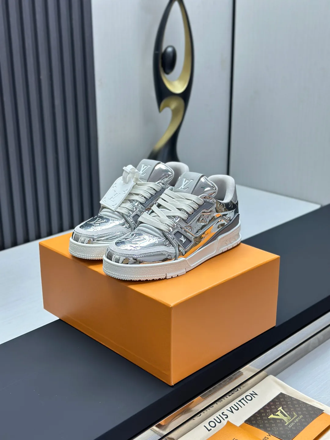 Кроссовки Женские Louis Vuitton 9581187