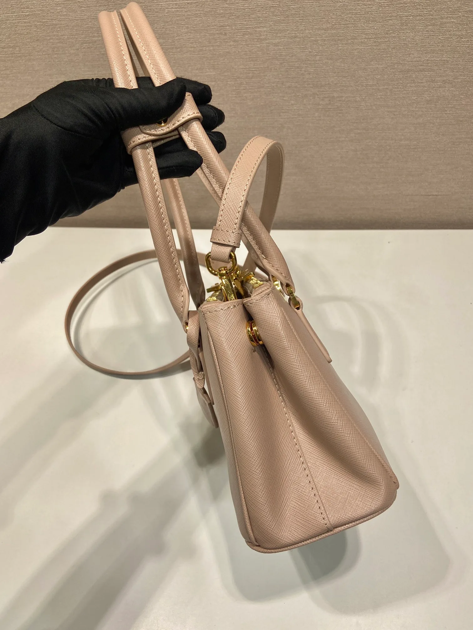 Классические Сумки Женские Prada 11336049