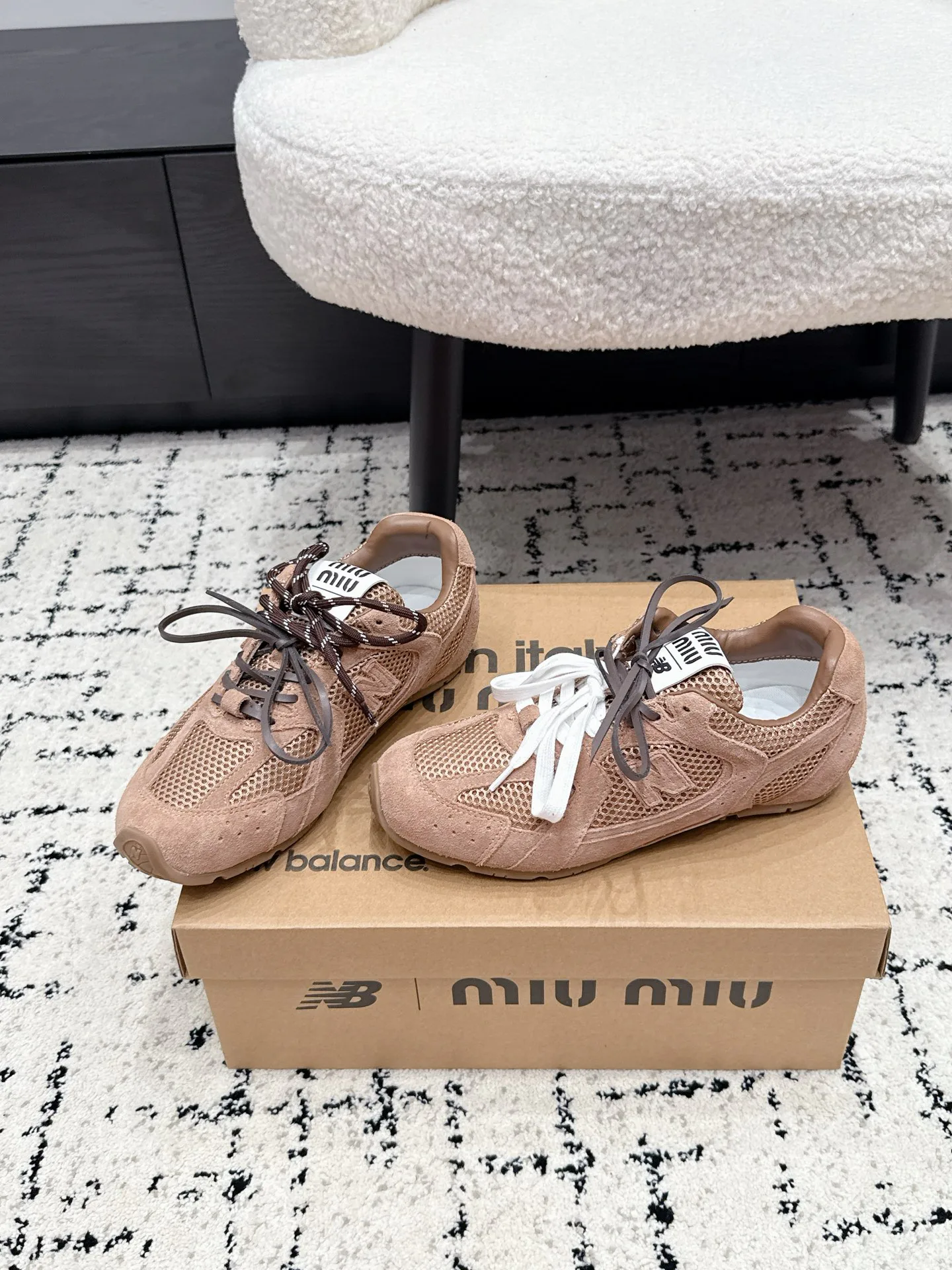 Кроссовки Женские Miu Miu 18409608