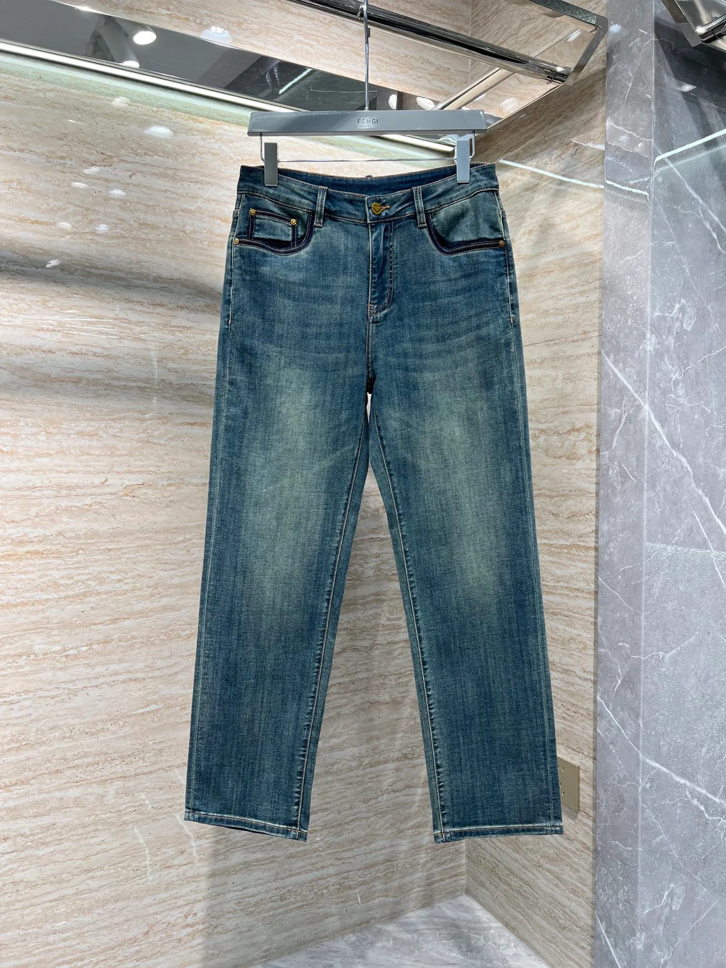 Джинсы Женские Prada 10610589