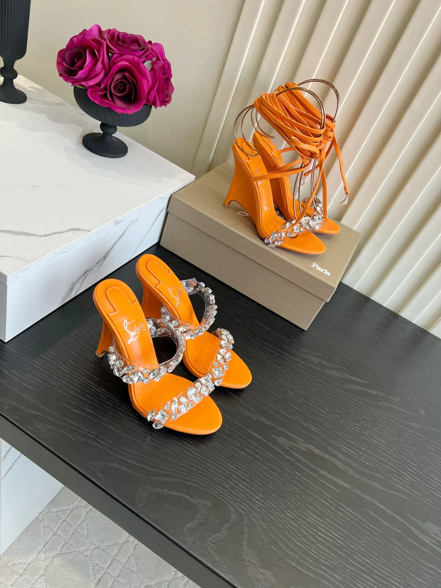 Босоножки Женские Christian Louboutin 18614262